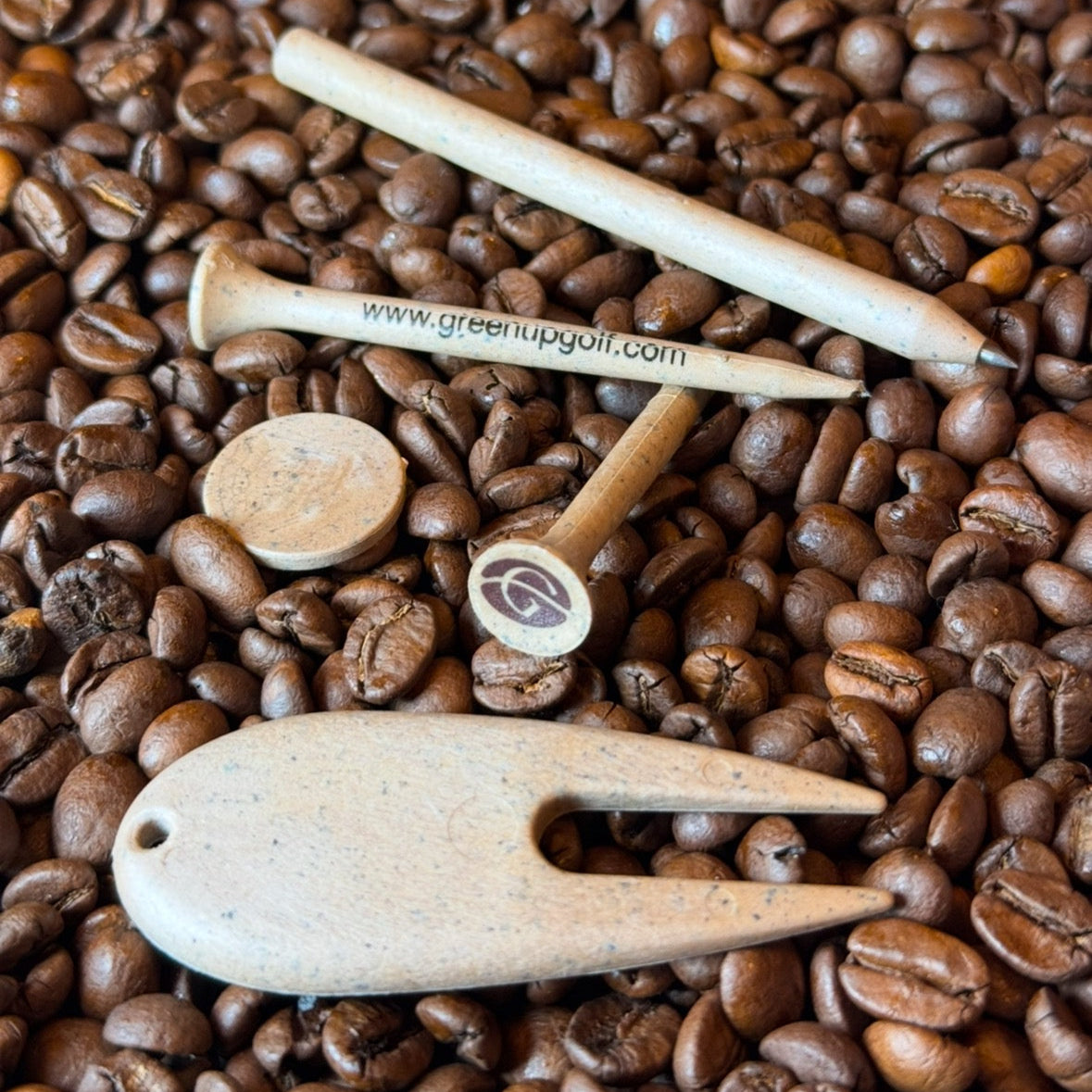 GreenUp biodegradable golf tees made from coffee grounds – sustainable golf accessories